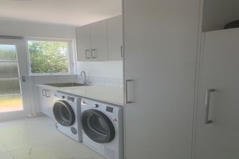 Photo of property in 40 Richards Avenue, Forrest Hill, Auckland, 0620