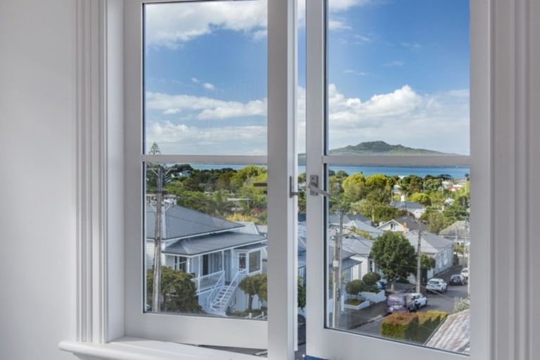 Photo of property in 8 St Aubyn Street, Devonport, Auckland, 0624