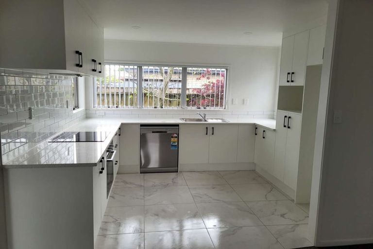 Photo of property in 44 Eugenia Rise, Totara Heights, Auckland, 2105