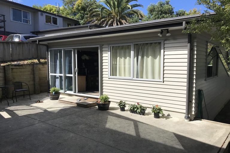 Photo of property in 218a Glamorgan Drive, Northcross, Auckland, 0630