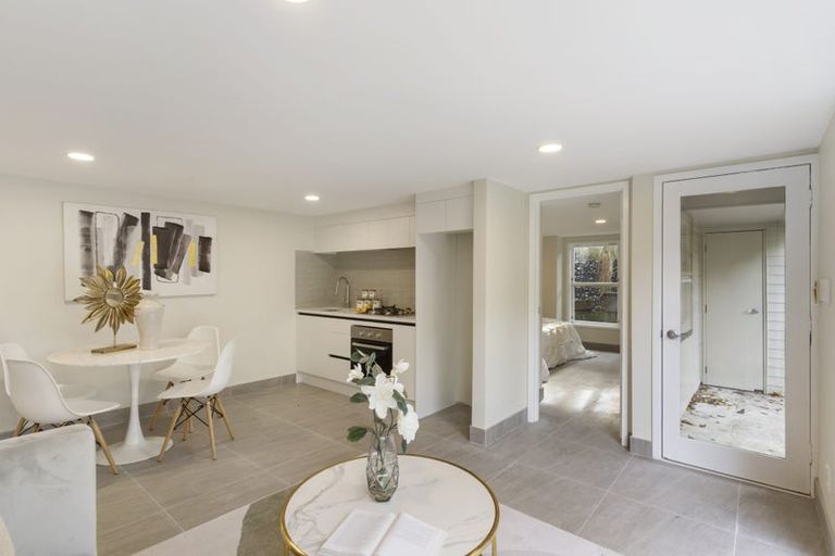 Photo of property in 122 Beach Road, Castor Bay, Auckland, 0620