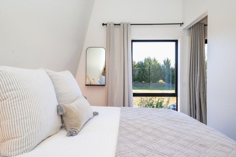 Photo of property in 61 Mcdonnell Road, Arrowtown, 9302