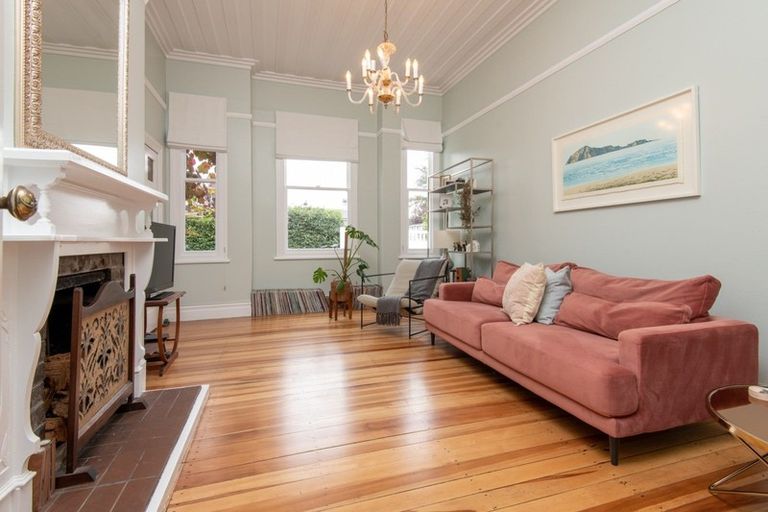 Photo of property in 29 Queen Street, Cambridge, 3434