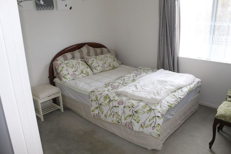 Photo of property in 2/15 Manuka Road, Bayview, Auckland, 0629