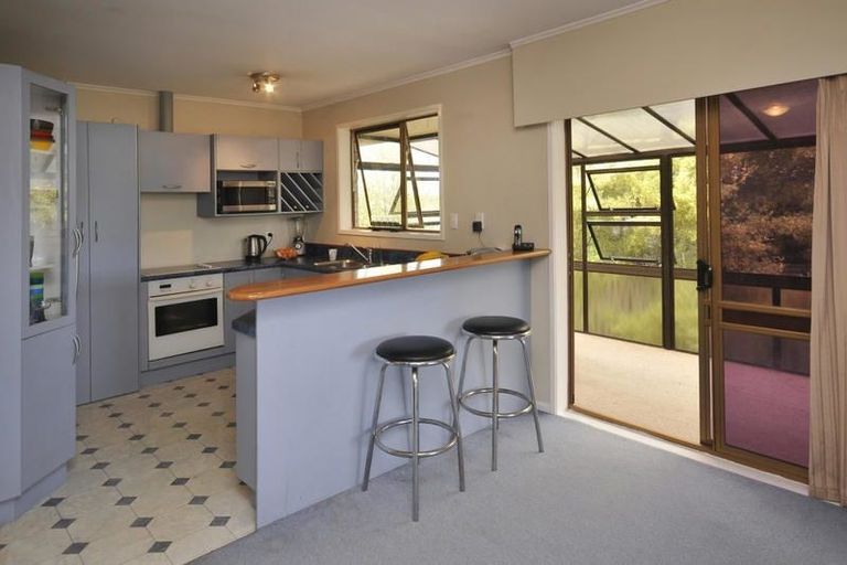 Photo of property in 76 Weatherly Road, Torbay, Auckland, 0630