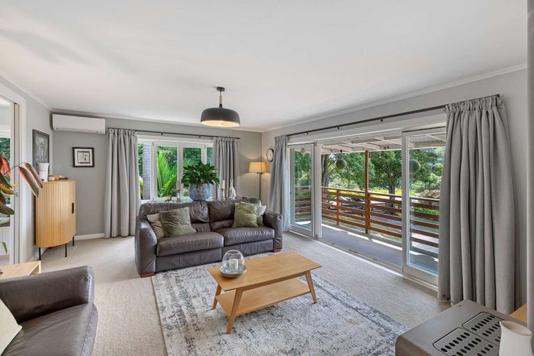 Photo of property in 37 Whiriwhiri Road, Waiuku, 2682