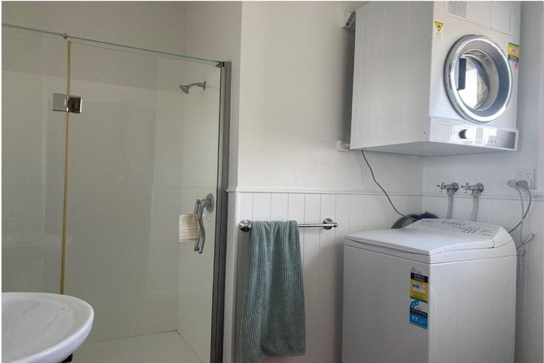 Photo of property in 1/115-117 Jackson Street, Petone, Lower Hutt, 5012