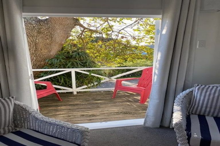 Photo of property in 13 Robertson Street, Russell, 0202