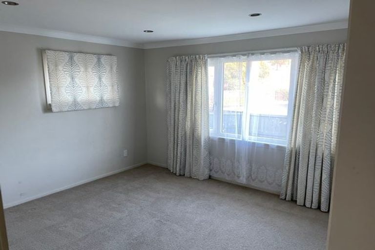 Photo of property in 15 Lucienne Place, Hillsborough, Christchurch, 8022