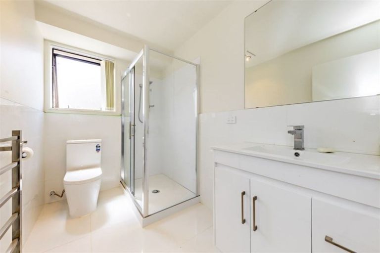 Photo of property in 1/149 Te Irirangi Drive, Flat Bush, Auckland, 2019