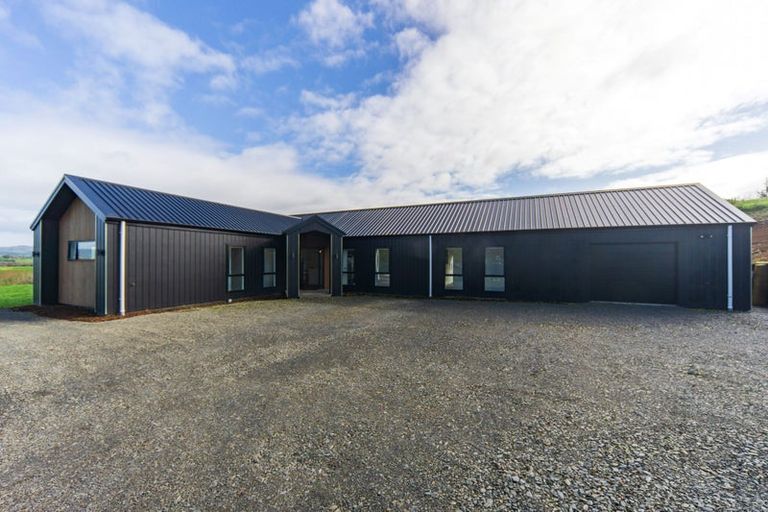 Photo of property in 2082 Kakaramea Road, Ngahinapouri, Hamilton, 3290