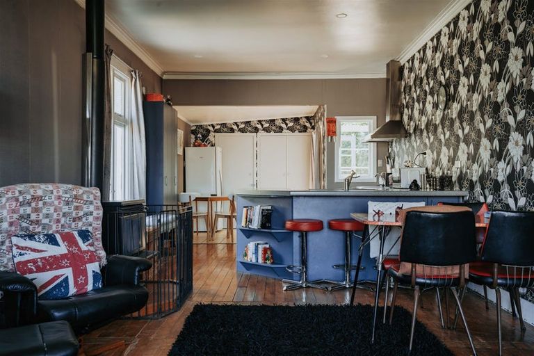 Photo of property in 14 Moana Street, Kaka Point, 9271