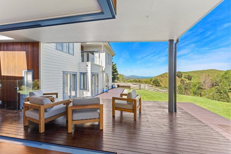 Photo of property in 105 Waterfall Road, Paraparaumu, 5032
