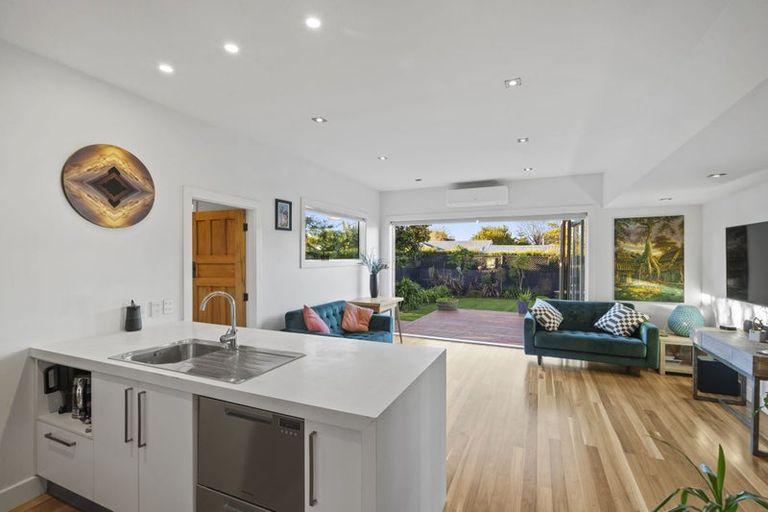 Photo of property in 65 Main Road, Redcliffs, Christchurch, 8081