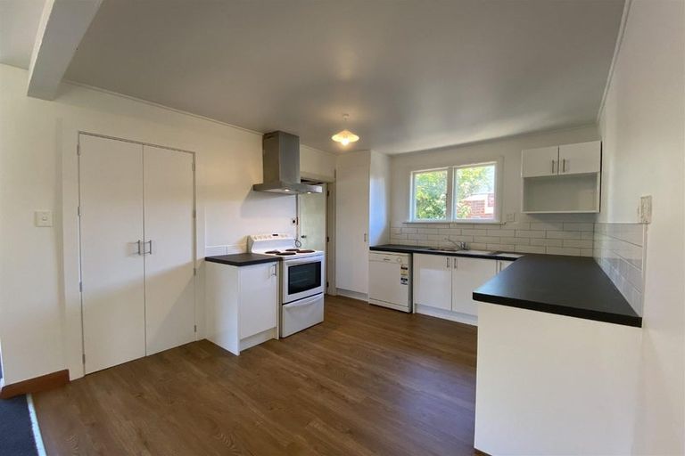 Photo of property in 32 Jennifer Street, Bryndwr, Christchurch, 8053