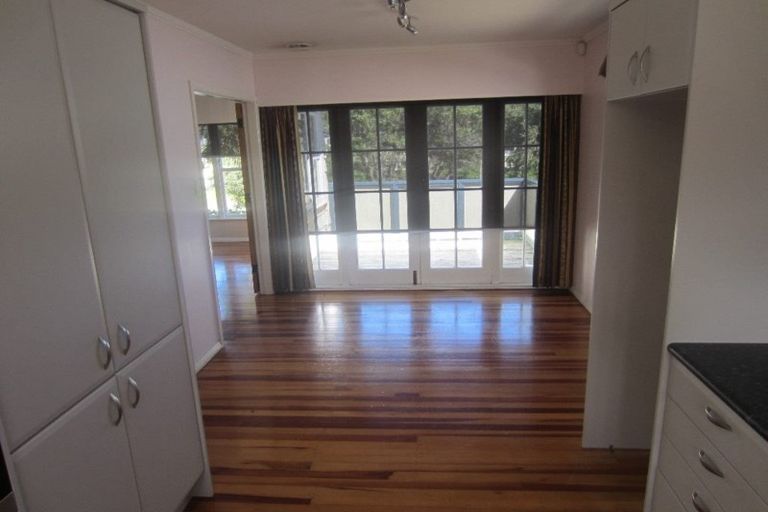 Photo of property in 65 Redwood Avenue, Tawa, Wellington, 5028