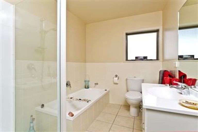 Photo of property in 125a Glendhu Road, Bayview, Auckland, 0629