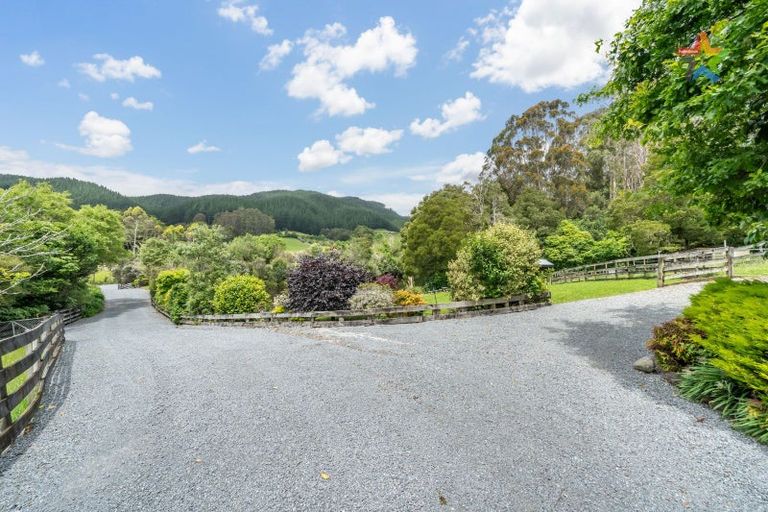 Photo of property in 60 Kakariki Way, Whitemans Valley, Upper Hutt, 5371