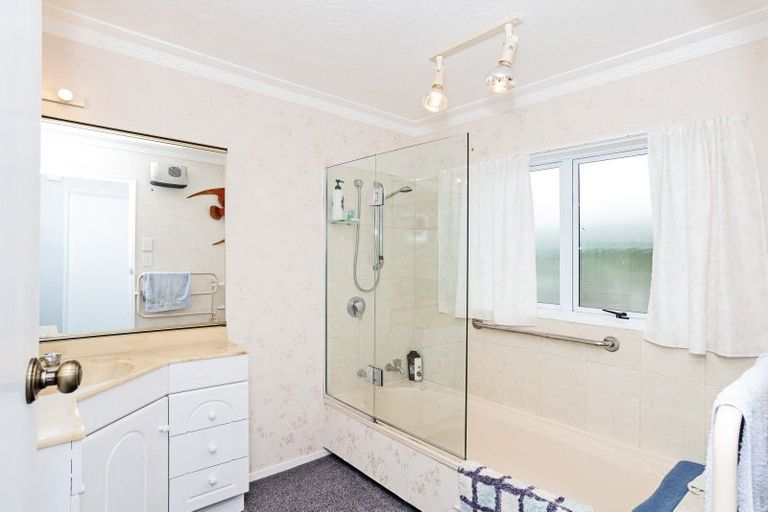 Photo of property in 10 Wills Road, West Plains, Invercargill, 9874