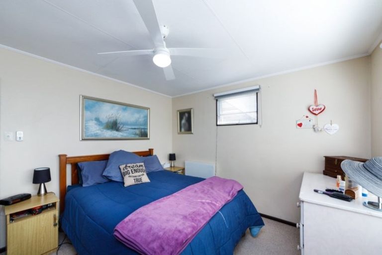 Photo of property in 110 Apollo Parade, Milson, Palmerston North, 4414