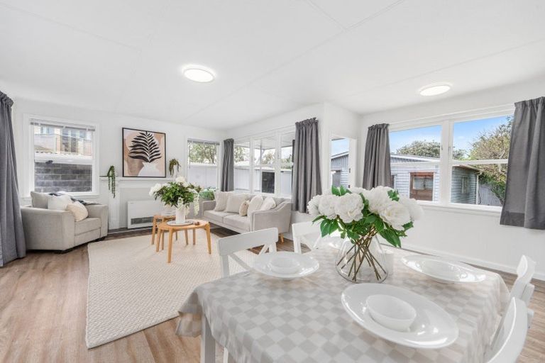 Photo of property in 18 Norwich Place, Awapuni, Palmerston North, 4412