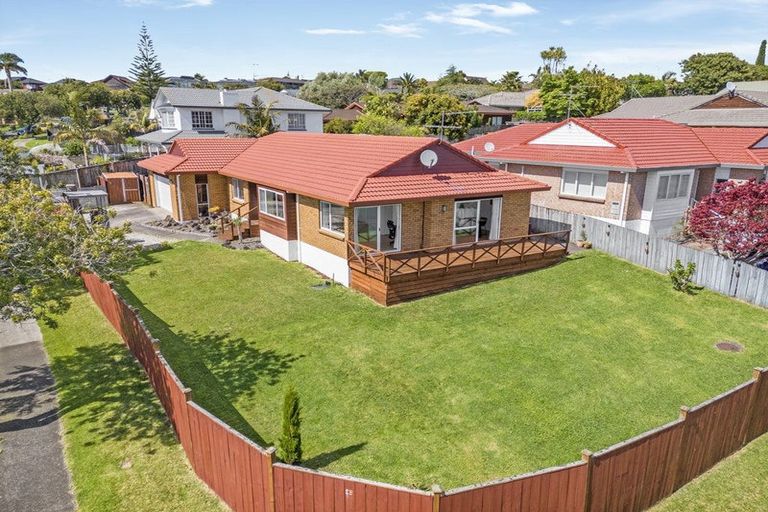 Photo of property in 1/2 Perendale Close, Somerville, Auckland, 2014