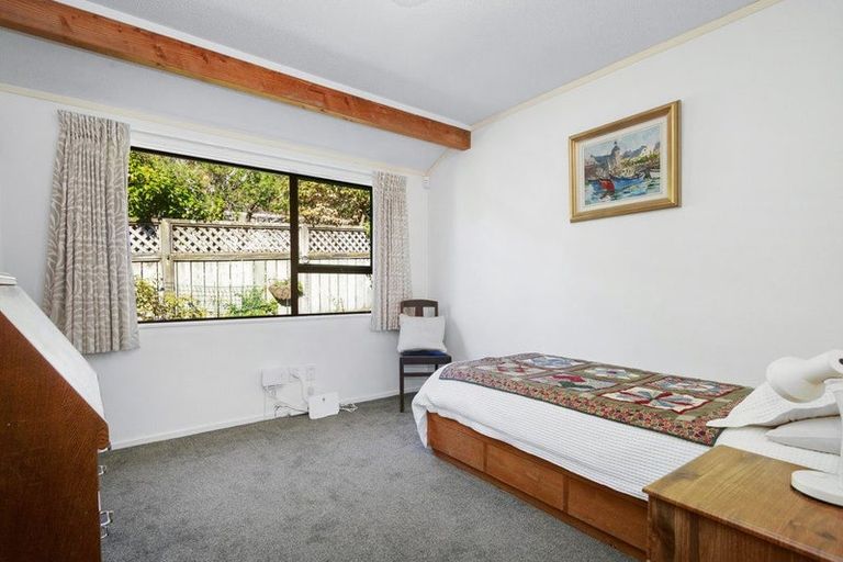 Photo of property in 40 Woodman Drive, Tawa, Wellington, 5028
