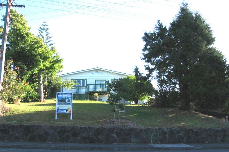 Photo of property in 21 Sunnyside Road, Sunnyvale, Auckland, 0612
