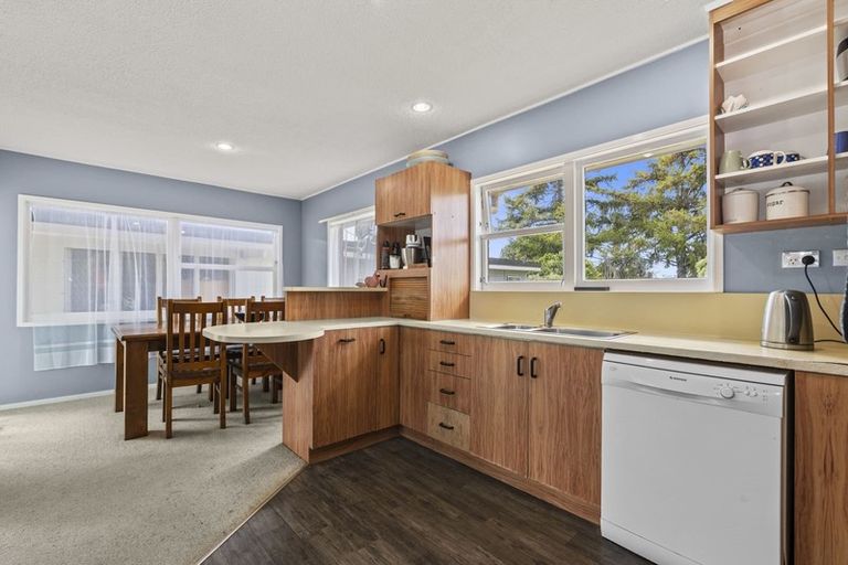 Photo of property in 7 Kamahi Place, Pukehangi, Rotorua, 3015