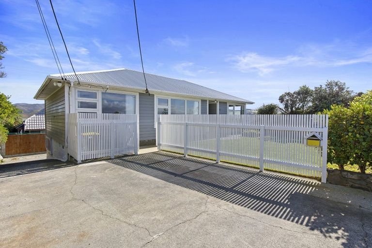 Photo of property in 166 Buckley Road, Southgate, Wellington, 6023