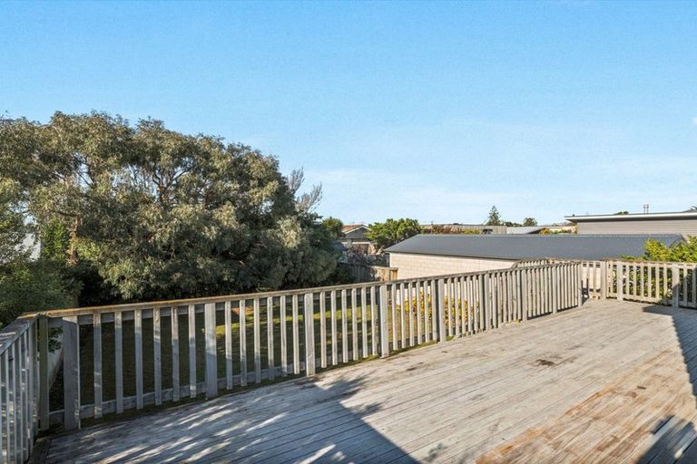 Photo of property in 387 Estuary Road, South New Brighton, Christchurch, 8062