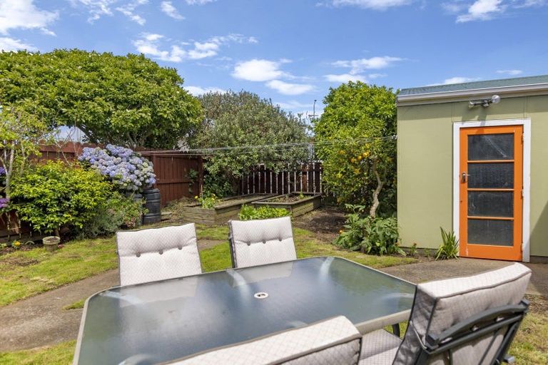 Photo of property in 9 Severn Place, Spotswood, New Plymouth, 4310