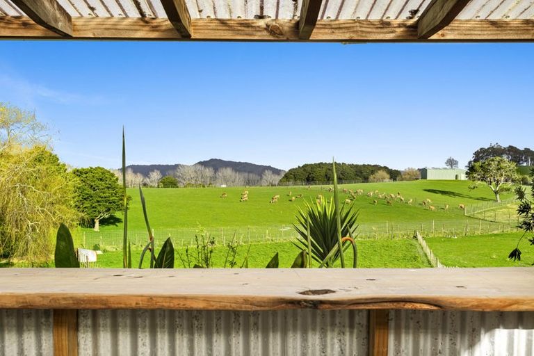 Photo of property in 979 Kaipara Flats Road, Kaipara Flats, Warkworth, 0984