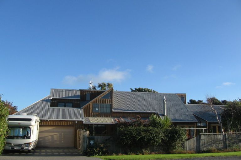 Photo of property in 15 Whyte Street, Paraparaumu Beach, Paraparaumu, 5032