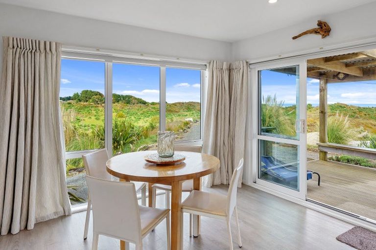 Photo of property in 24 Strathnaver Glen, Waikawa Beach, Levin, 5573