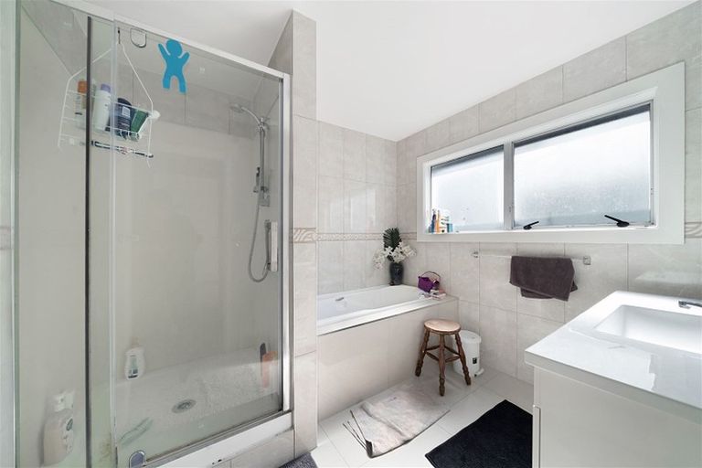 Photo of property in 76 Wickman Way, Mangere East, Auckland, 2024