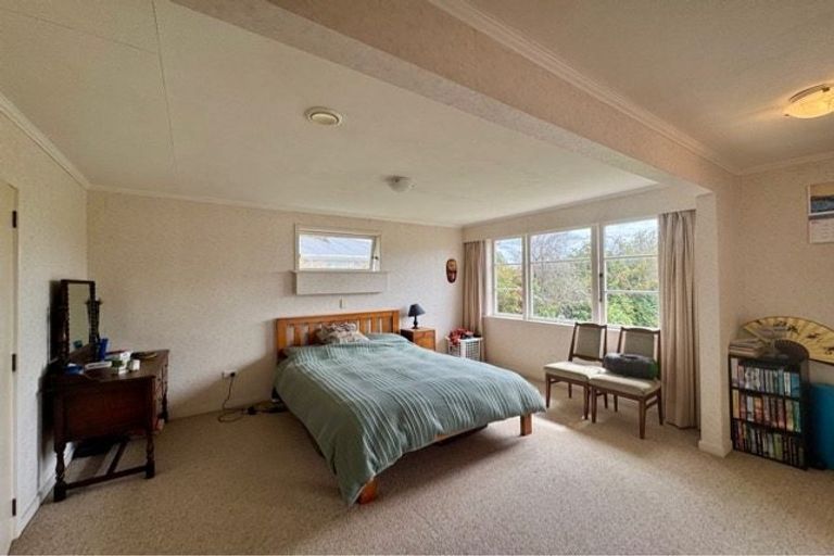 Photo of property in 10 Grey Street, Martinborough, 5711