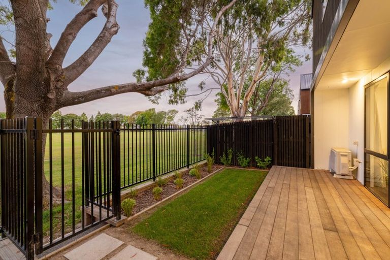 Photo of property in 11 Malaga Crescent, Harewood, Christchurch, 8051