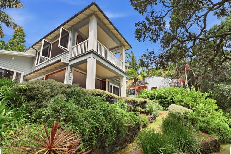 Photo of property in 16 Joan Street, Point Chevalier, Auckland, 1022