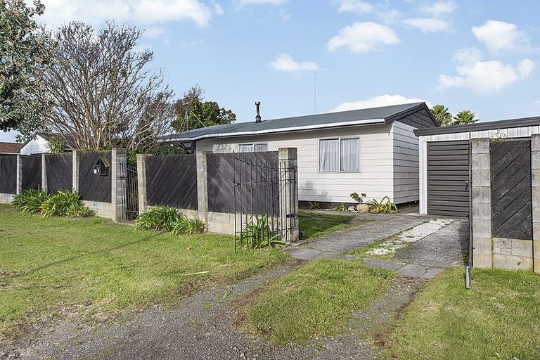 Photo of property in 1 Garnet Drive, Papamoa Beach, Papamoa, 3118