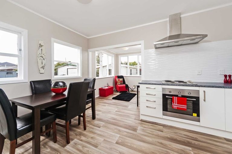 Photo of property in 1/11 John Street, Mangere East, Auckland, 2024