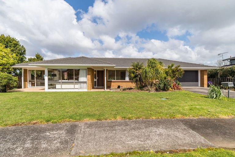 Photo of property in 3 Serrita Avenue, Sunnyhills, Auckland, 2010