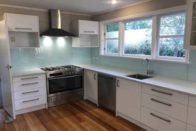 Photo of property in 62 Dowse Drive, Maungaraki, Lower Hutt, 5010