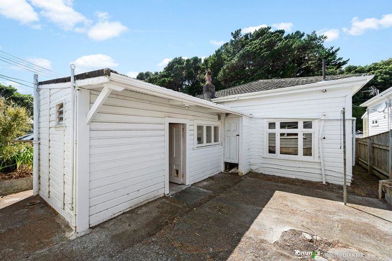 Photo of property in 158 Russell Terrace, Berhampore, Wellington, 6023