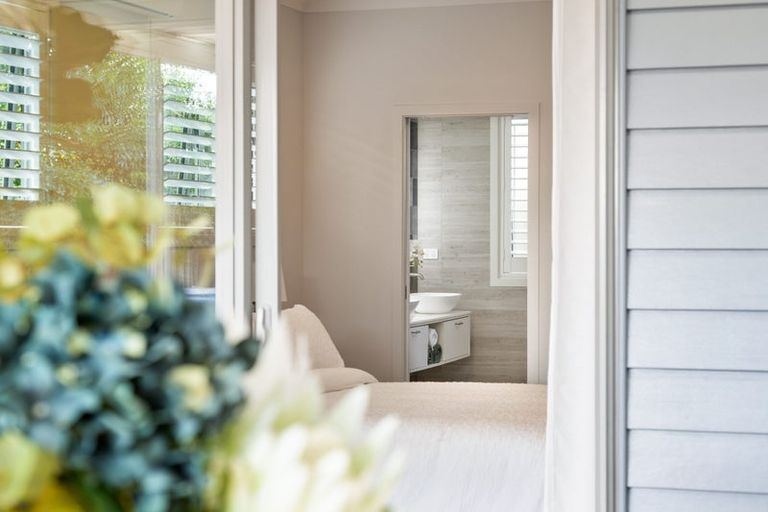 Photo of property in 6 Andre Rise, Stanmore Bay, Whangaparaoa, 0932