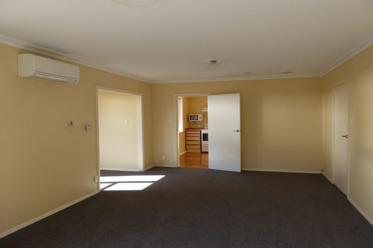 Photo of property in 231 Whites Line East, Waiwhetu, Lower Hutt, 5010