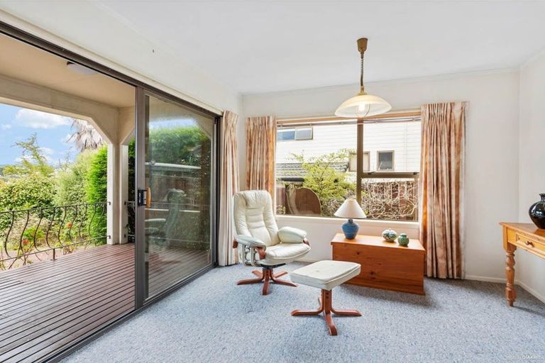 Photo of property in 53 Kennedy Avenue, Forrest Hill, Auckland, 0620