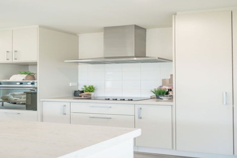 Photo of property in 100 Puhirake Crescent, Pyes Pa, Tauranga, 3112