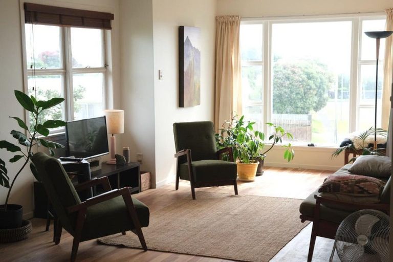 Photo of property in 6 Tainui Street, Castlecliff, Whanganui, 4501