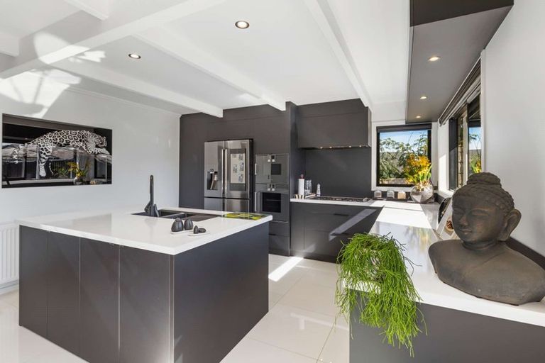 Photo of property in 6 Robertson Street, Glenholme, Rotorua, 3010